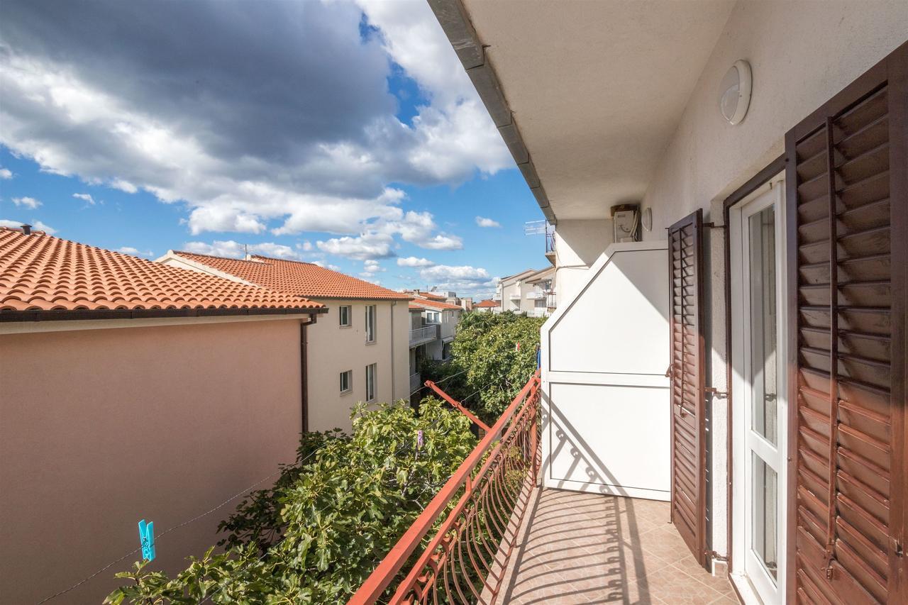 Apartments Zeljko Макарска Экстерьер фото